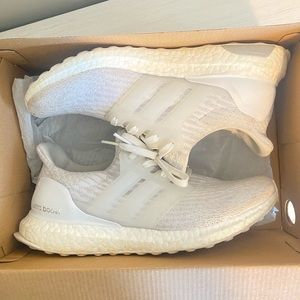 Adidas Ultraboost womens size 7 (fits like 7.5/8)
